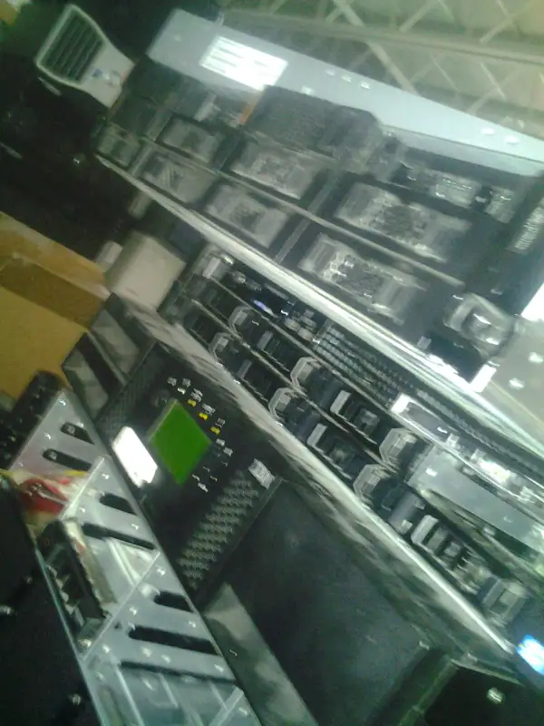 Lenovo 4587-HC1 12-bay 3.5" Storage Expansion Enclosure /w 2x 01 in Other in City of Montréal - Image 5
