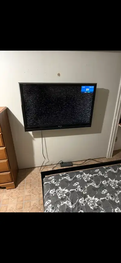 I have a room for rent in basement comes with electricity Heat AC Laundry available Wi-Fi Queen bed...