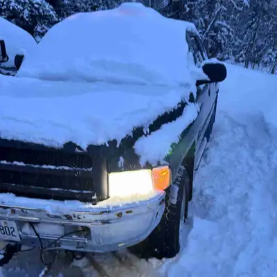 1999 dodge 2500 Laramie 24v Cummins Dents and scrapes cracked dash Blown brake line Had all new brak...