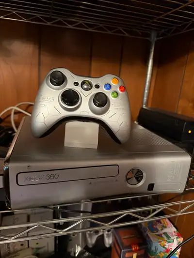 Get ready to experience Halo Reach like never before with this modded Xbox 360 console. This special...