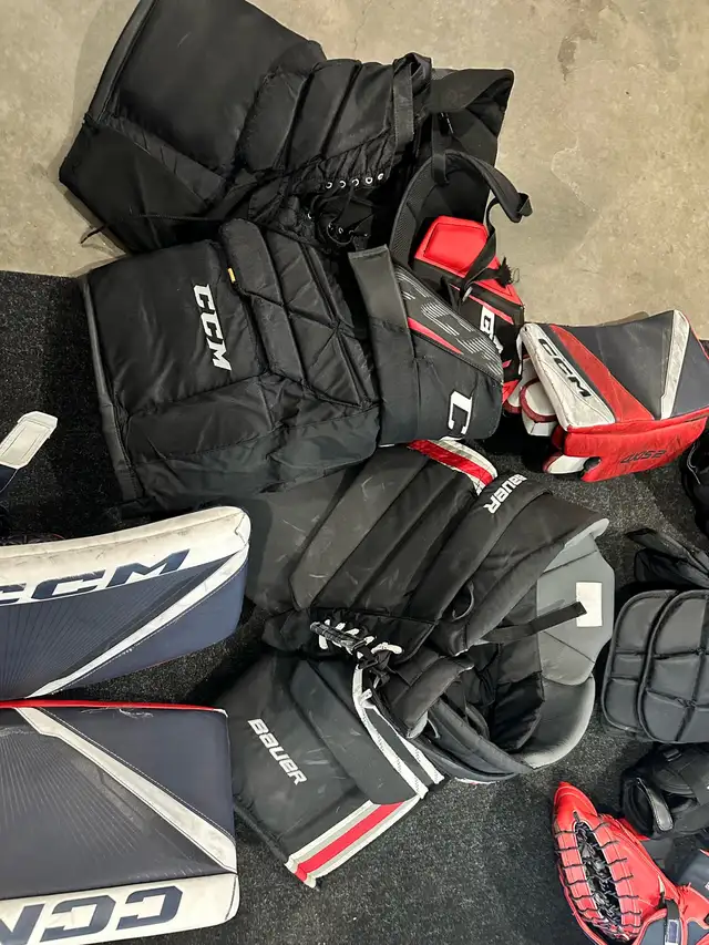 Goalie equip for sale in Hockey in Lloydminster - Image 3