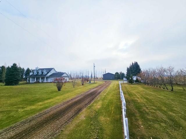 Acreage by Legal,Ab 30min to St.Albert in Houses for Sale in Edmonton - Image 2