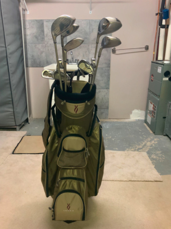 Ladies right hand square two golf club set $300 with gold bag in Golf in Oakville / Halton Region - Image 2