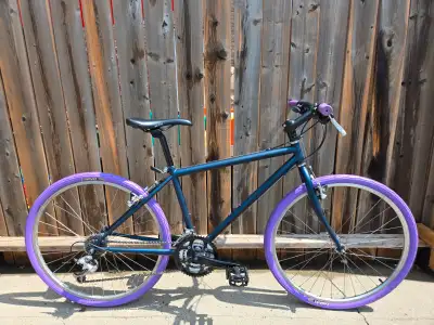 Beau vélo style hybride Specialized Rockhopper small. A1, View more