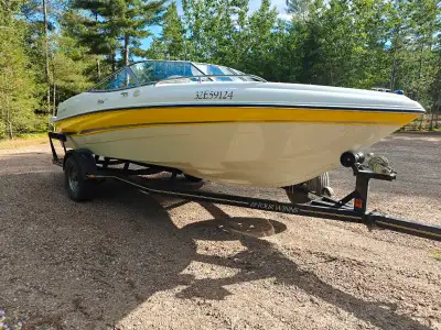 2004 Four Winns Freedom 180 with 4.3 MPI. Engine has 364 hours. Maintained at local dealership it's...