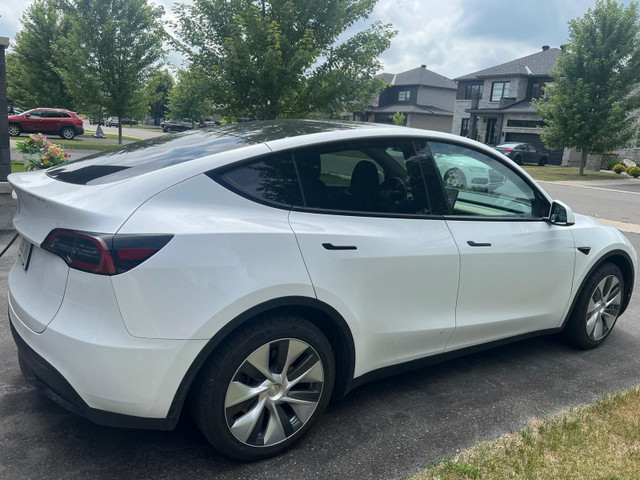 Model y tesla in Cars & Trucks in Ottawa - Image 3