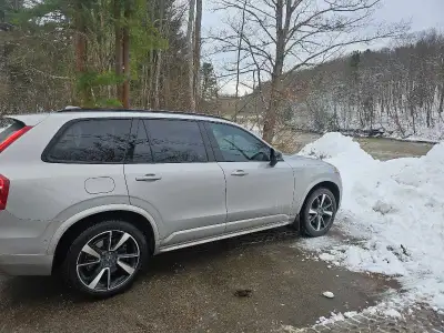 Selling a complete winter wheel package ready to bolt onto your Volvo XC90 (2016–present generation)...