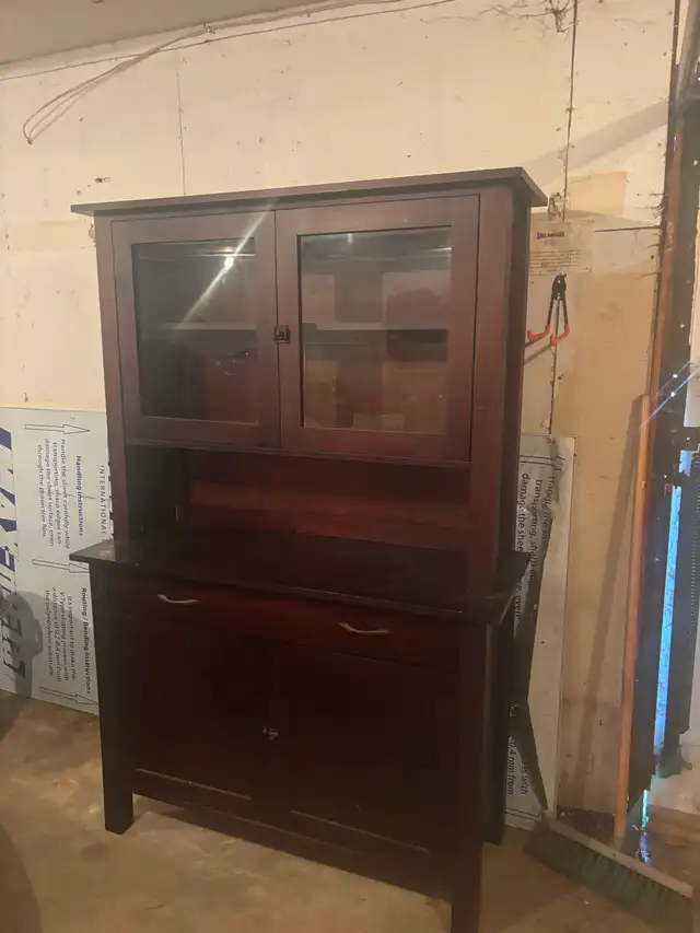 Wooden Hutch/Buffet in Hutches & Display Cabinets in Muskoka - Image 6