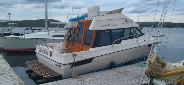 31 foot Yacht-$30.000 in Powerboats & Motorboats in Cape Breton