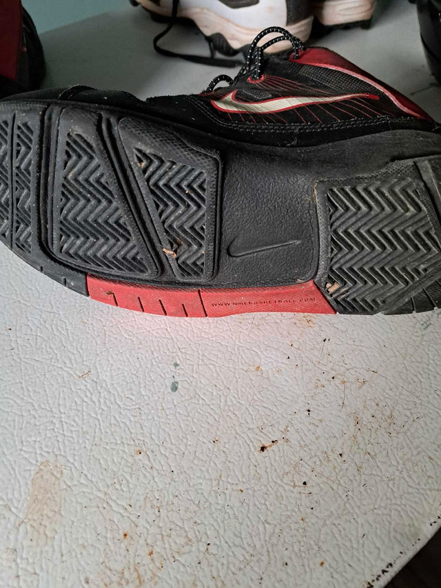 Nike airflight jabstep in Men's Shoes in Muskoka - Image 3