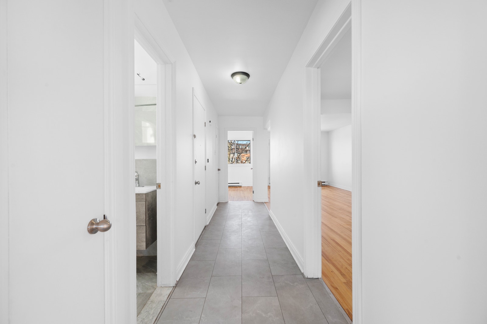 Impeccable 5½ avec 3 chambres à coucher, Libre Immédiatement !! — photo 1