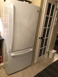 Réfrigérateur GE blanc