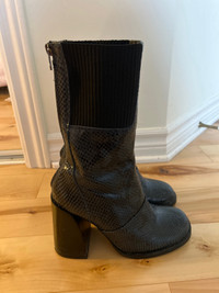 Intervalle boots size 40
