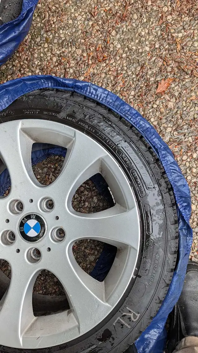 Set of 4 BMW rims with winter tires in Tires & Rims in Hamilton - Image 3
