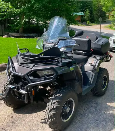 Polaris 2021, 570 prenium titanium 2225 km Entreposé l’hiver Treuil 5000 lbs avec corde 7000 lbs Trè...
