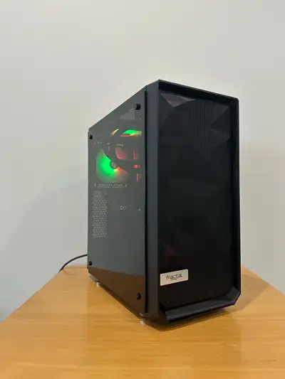 Selling a used budget gaming PC featuring an Intel i7-8700K processor, a GTX 1080 8GB graphics card,...