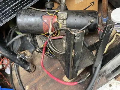 PLEASE READ THE AD " THIS UNIT IS OLDER & IS LOW USE FOR A BOSS V-PLOW " Boss Snow Plow Hydraulic Pu...