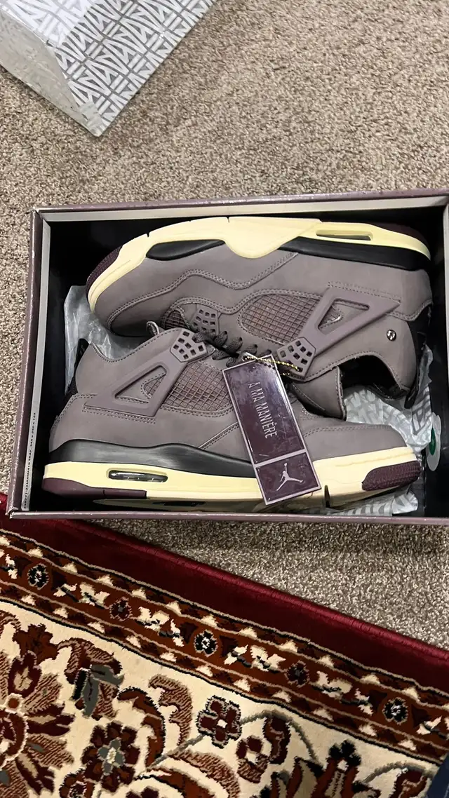 Jordan 4 a ma maneire size 10 in Men's Shoes in Calgary - Image 5