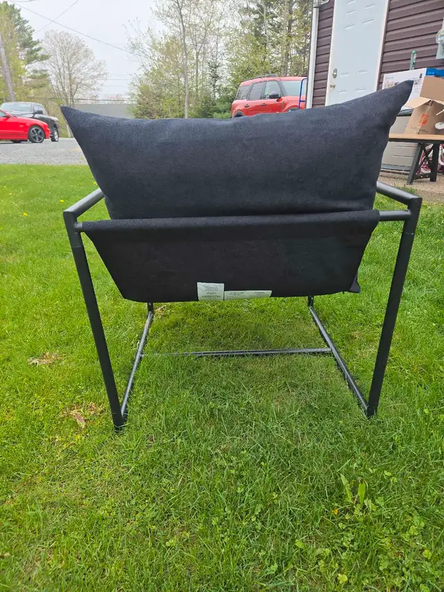Zinus indoor chair,new,black in color in Other United States in Canada - Image 4