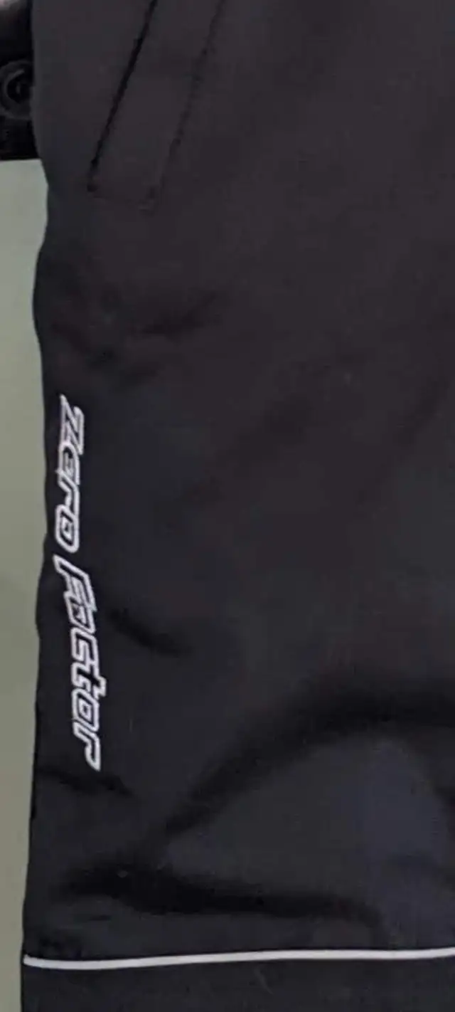 Winter sports bib pants - women's M in Ski in Calgary - Image 9