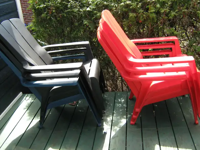 6 CHAISES ADIRONDACK in Patio & Garden Furniture in Longueuil / South Shore - Image 3
