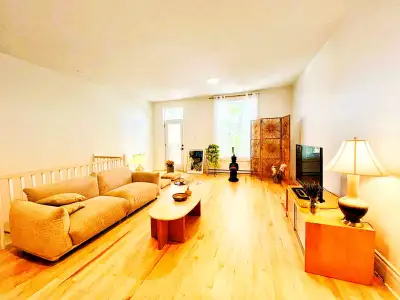 ** Sublime 5 pièces tout inclus – Plateau Mont-Royal – Annuel**