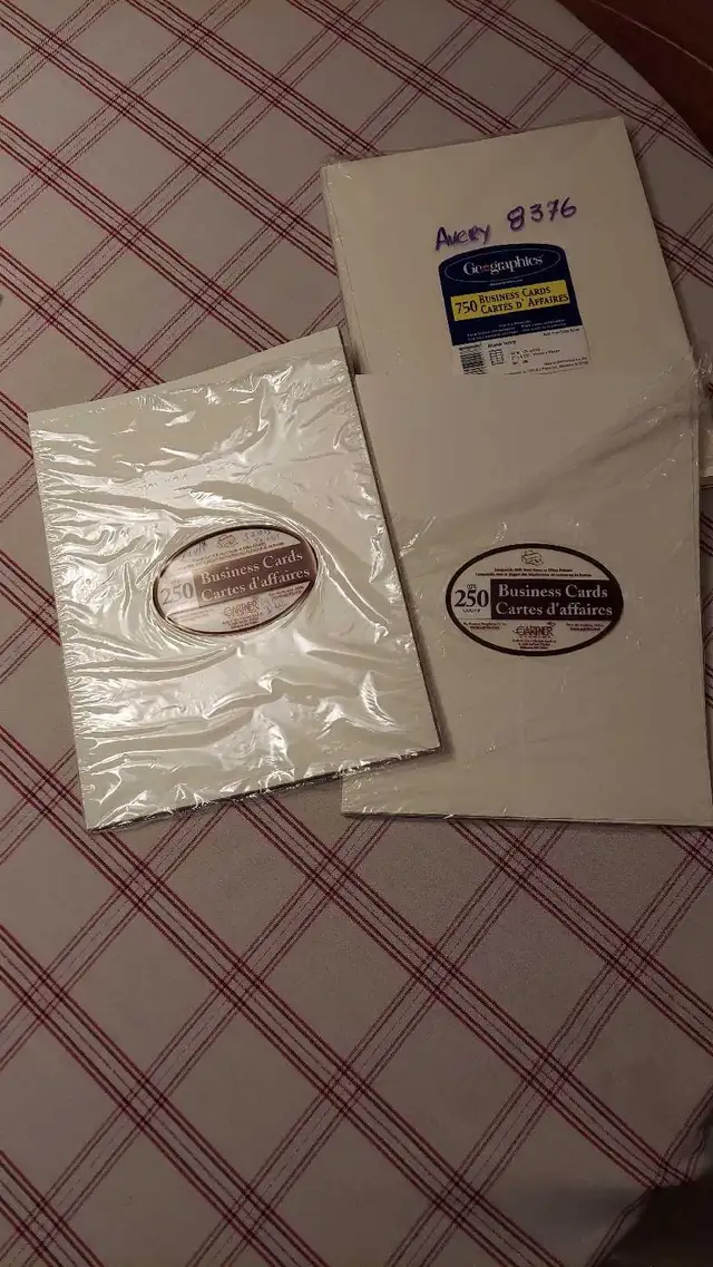 lot de 3 paquets de cartes d'affaires à imprimer. in Printers, Scanners & Fax in Longueuil / South Shore - Image 2
