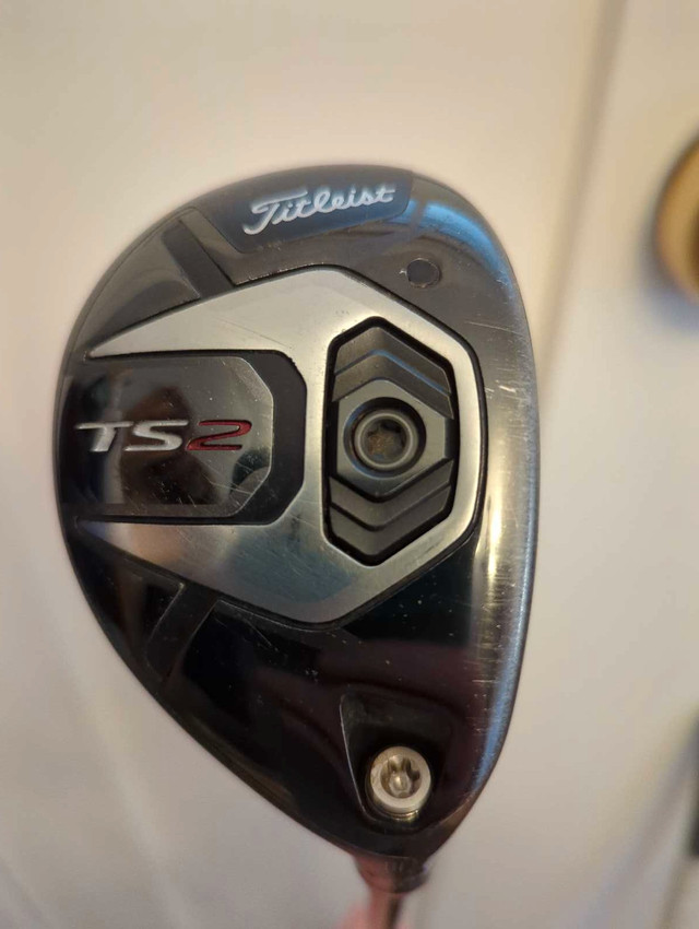 Titleist TS2 25* right hand hybrid  in Golf in Charlottetown