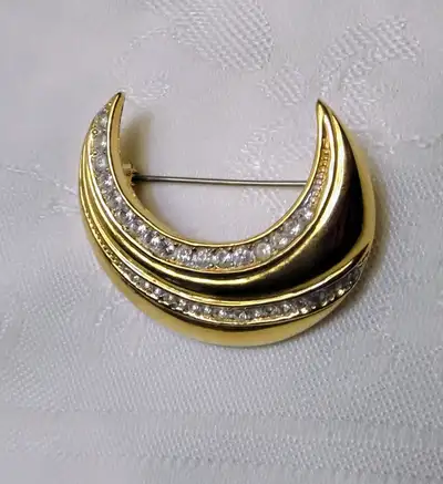 Vintage Pin gold tone with clear crystals, View more