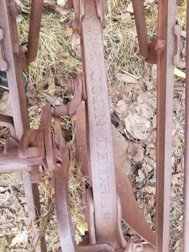 John Deere Antique Plow in Farming Equipment in Kelowna - Image 2