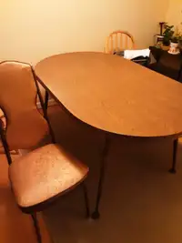 dinning room table and 4 chairs