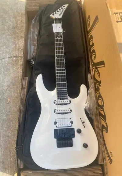 JACKSON Pro Plus Series Soloist SLA3 guitar in snow white!, View more