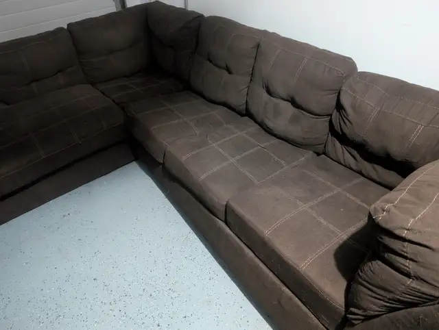 COUCH-CAN DELIVER-SECTIONAL WITH OTTOMEN in Couches & Futons in City of Halifax - Image 3