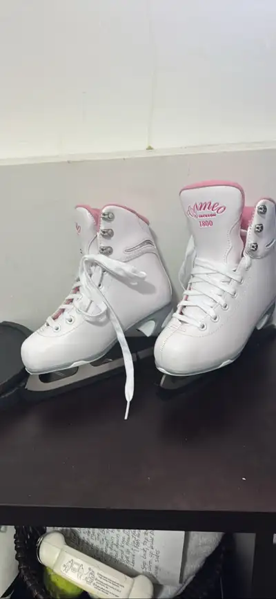 Girls Jackson Figure Skates - New - Size 1., View more