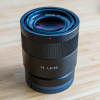 Sony Sonnar T* FE 55mm f/1.8 ZA lens (Excellent condition)