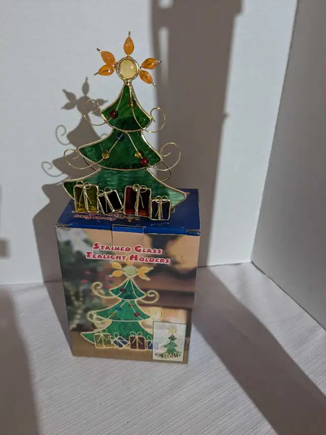 Stained Glass Christmas tree tealight holder  in Holiday, Event & Seasonal in Charlottetown - Image 10