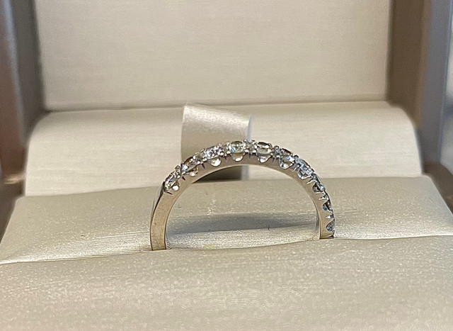 14k 12 Diamind wedding band  in Jewellery & Watches in Cambridge - Image 3