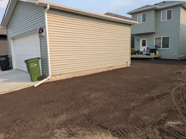LANDSCAPING AND FENCE in Lawn, Tree Maintenance & Eavestrough in Edmonton - Image 7