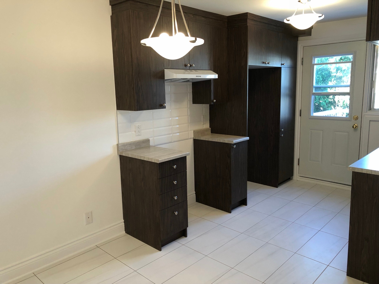 1096 Av. Parkview — photo 2