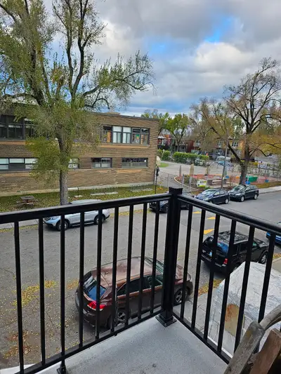 Appartement à louer 3 1/2 louer 1er étage dans un duplex 1 100$ 1 chambre fermée , 1 salle de bain,...