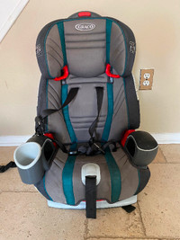 car seat in good condition, proper for 2-5 year children