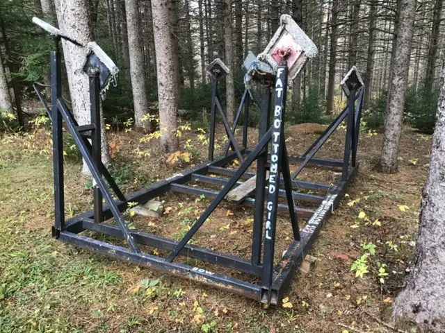 Sailboat stand. in Sailboats in Kingston - Image 4