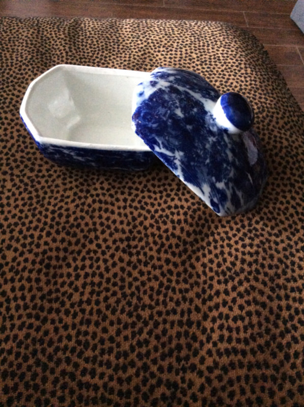 Small blue and white covered dish, $10 in Kitchen & Dining Wares in City of Halifax - Image 2