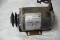 1/2 Horse Electric Motor 1725 RPM 125 Cycles 115 Volts Canadian