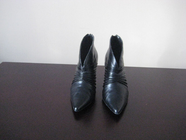 Black leather boots, size 7 in Women's - Shoes in Oshawa / Durham Region - Image 3