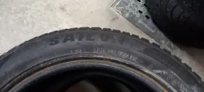 2 Pneus Hiver Sailun Ice Blazer 215/50R17 usure 8/32