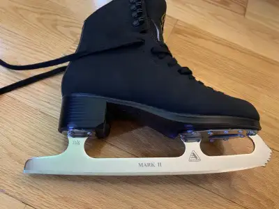 Jackson Mystique figure skates for boys. Size 4.5 M, Mark II blade, good ankle support. Suitable for...