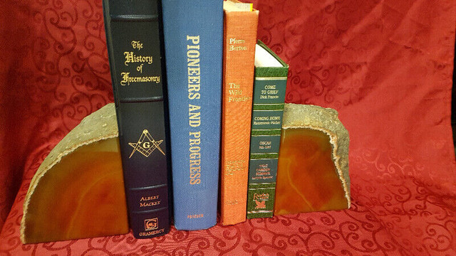 Vintage Brazilian Carmel/ Toffee Agate Bookends. Highly Polished in Arts & Collectibles in Red Deer - Image 3