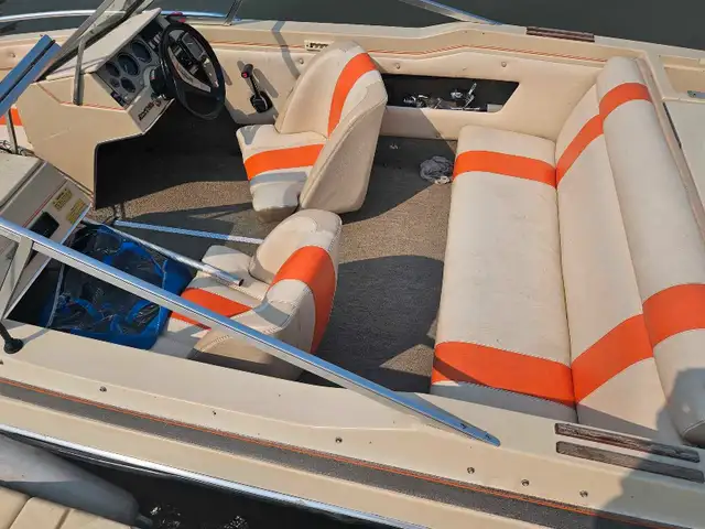 1982 Glastron SSV 168 in Powerboats & Motorboats in Winnipeg - Image 5
