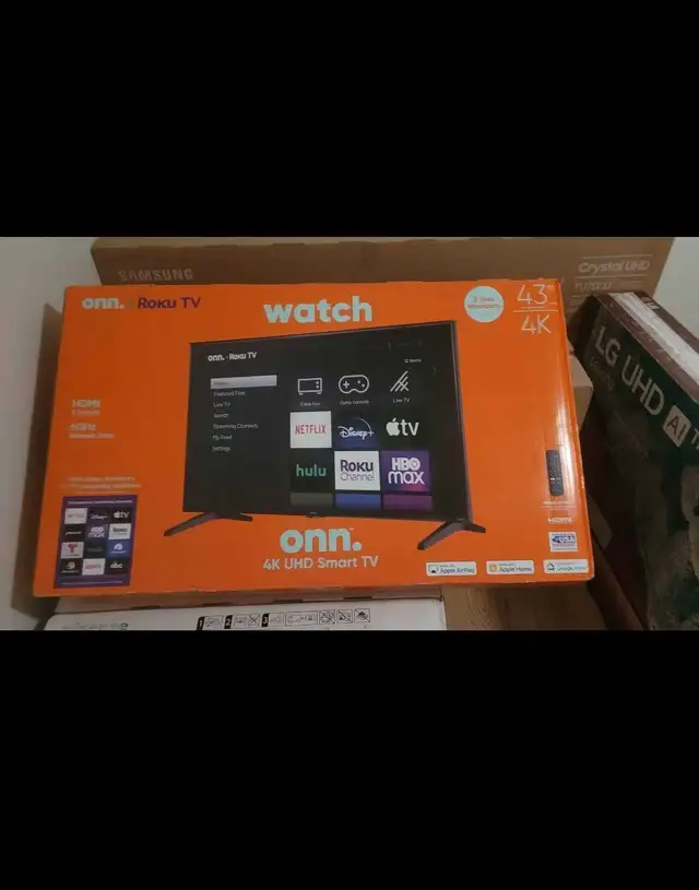 Onn. 43" 4K UHD Smart TV in TVs in City of Montréal - Image 2